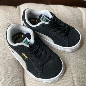 5c toddler black puma suede sneakers. Excellent condition